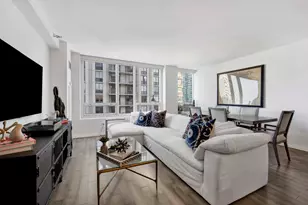 33 W Ontario St, Chicago, IL 60654 - Photo 8