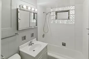 3007 W 87th St, Evergreen Park, IL 60805 - Photo 8