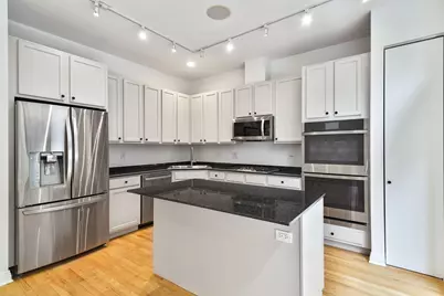 849 W Ohio Street #8, Chicago, IL 60642 - Photo 2