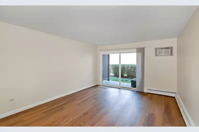 1085 Higgins Quarters Drive #104, Hoffman Estates, IL 60194 - Photo 2