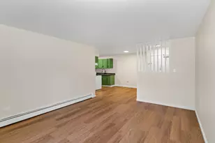 1085 Higgins Quarters Dr, Hoffman Estates, IL 60194 - Photo 4