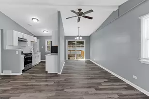 1225 N King Dr NE, South Holland, IL 60473 - Photo 6