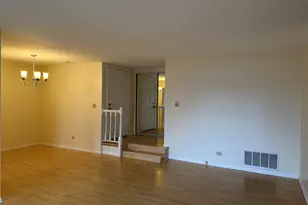 1250 N Streamwood Ln, Vernon Hills, IL 60061 - Photo 6