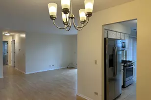 1250 N Streamwood Ln, Vernon Hills, IL 60061 - Photo 10