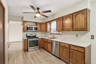 517 Hawthorne Ln, Peotone, IL 60468 - Photo 6