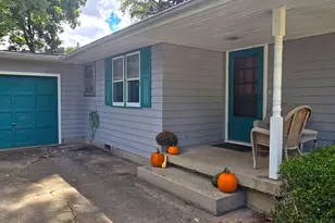 1607 W William St, Champaign, IL 61821 - Photo 2