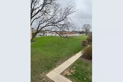 674 Pinecrest Drive #203, Prospect Heights, IL 60070 - Photo 2