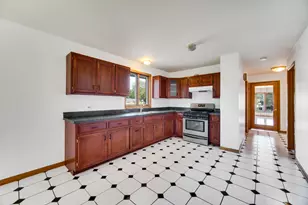 192 W 28th St, South Chicago Heights, IL 60411 - Photo 4