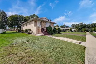 192 W 28th St, South Chicago Heights, IL 60411 - Photo 2