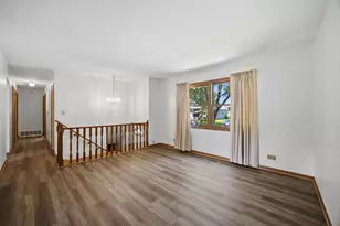 2713 Ravinia Ln, Woodridge, IL 60517 - Photo 6
