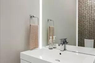 2027 W Belmont Ave, Chicago, IL 60618 - Photo 20