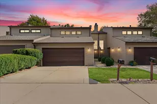 7 Briar Hill Cir, Champaign, IL 61822 - Photo 2