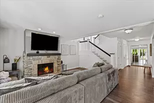 7 Briar Hill Cir, Champaign, IL 61822 - Photo 10