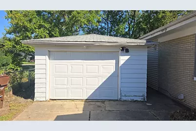 220 N Park Drive, Glenwood, IL 60425 - Photo 6