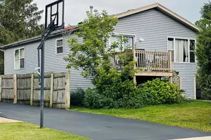 319 Beachview Dr, Round Lake Beach, IL 60073 - Photo 1