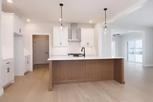 5214 Belvedere Dr, Bloomington, IL 61705 - Photo 8