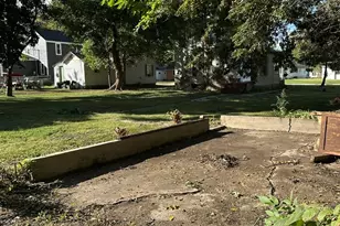 215 E Waupansie St, Dwight, IL 60420 - Photo 8