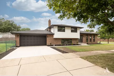 15601 Latrobe Avenue, Oak Forest, IL 60452 - Photo 2