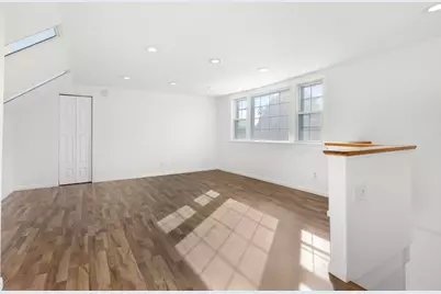 9858 Montrose Avenue, Schiller Park, IL 60176 - Photo 12