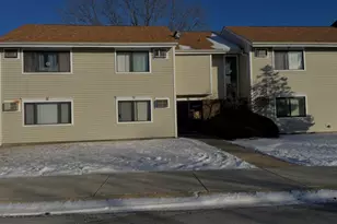 2500 Bayside Dr, Palatine, IL 60074 - Photo 4