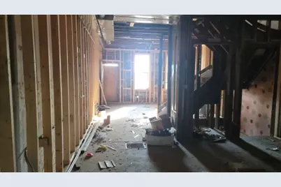 10710 S Langley Avenue, Chicago, IL 60628 - Photo 2