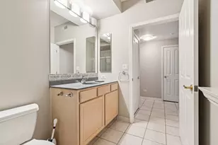 445 Village Green Ct, Lincolnshire, IL 60069 - Photo 14