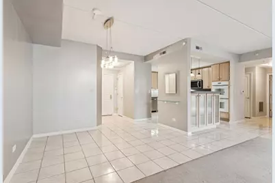 445 Village Green Court #201, Lincolnshire, IL 60069 - Photo 6