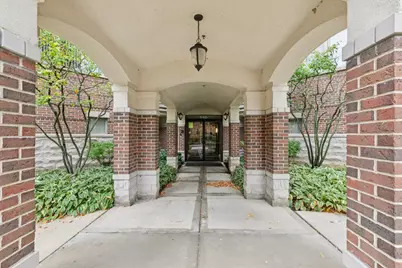 445 Village Green Court #201, Lincolnshire, IL 60069 - Photo 2
