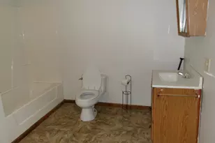 316 7th St, Lasalle, IL 61301 - Photo 6