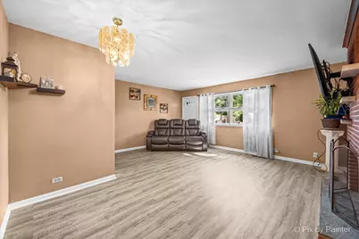 1103 Lawrence Avenue, Elgin, IL 60123 - Photo 10