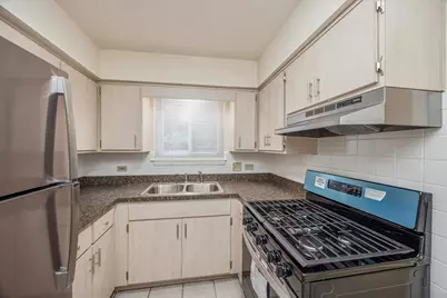 9821 S Cicero Avenue S #8, Oak Lawn, IL 60453 - Photo 8