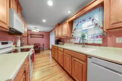 385 S Kankakee Street, Coal City, IL 60416 - Photo 8