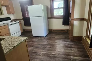 913 W 4th St, Dixon, IL 61021 - Photo 6