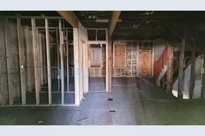 10734 S Langley Avenue, Chicago, IL 60628 - Photo 2