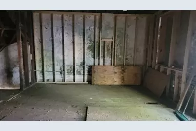 10734 S Langley Avenue, Chicago, IL 60628 - Photo 4