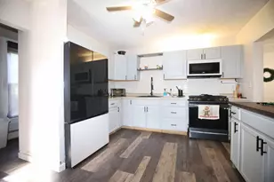 935 Marvel Ave, Woodstock, IL 60098 - Photo 2