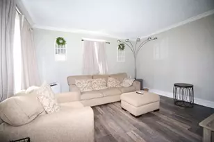 935 Marvel Ave, Woodstock, IL 60098 - Photo 4