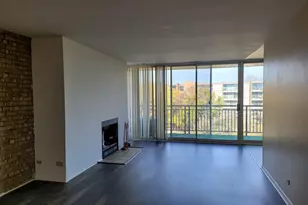 6010 Oakwood Dr, Lisle, IL 60532 - Photo 8