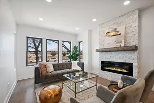 5426 N Western Ave, Chicago, IL 60625 - Photo 2