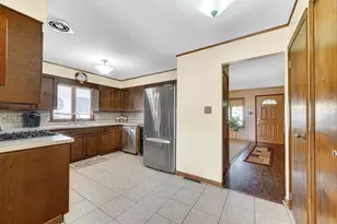 3109 190th St, Lansing, IL 60438 - Photo 4