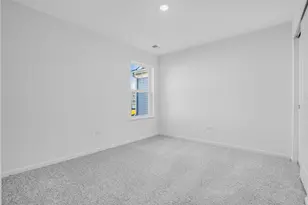 357 Red Oak Cir, Volo, IL 60020 - Photo 14