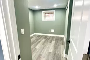 7042 S Eberhart Ave, Chicago, IL 60637 - Photo 24