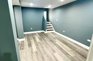 7042 S Eberhart Ave, Chicago, IL 60637 - Photo 20