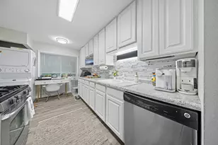 1942 Tall Oaks Dr, Aurora, IL 60505 - Photo 4