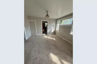 527 Ashland Avenue, Elgin, IL 60123 - Photo 4