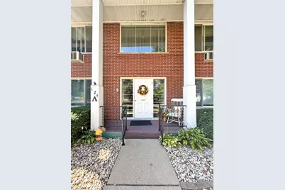 124 N Whistler Avenue #A8, Freeport, IL 61032 - Photo 2