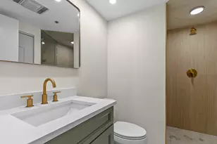 950 N Michigan Ave, Chicago, IL 60611 - Photo 24