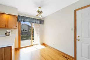 16139 Lake Villa Ave, Tinley Park, IL 60477 - Photo 10