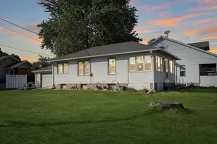 1902 Chicago Ave, Savanna, IL 61074 - Photo 24