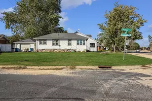 1902 Chicago Ave, Savanna, IL 61074 - Photo 28